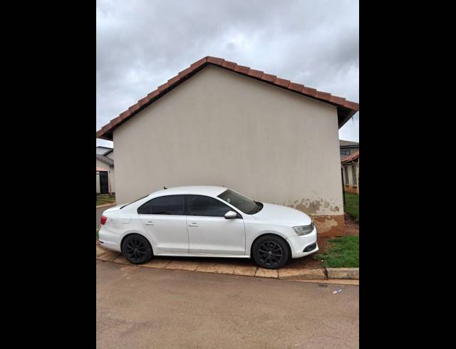 2 BEDROOM TOWNHOUSE FOR SALE IN CLAYVILLE